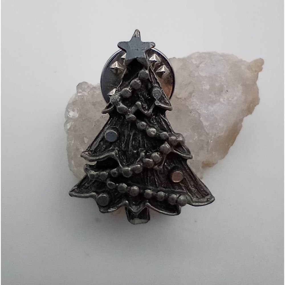 Pewter Christmas‎ tree holiday festivities season pin brooch